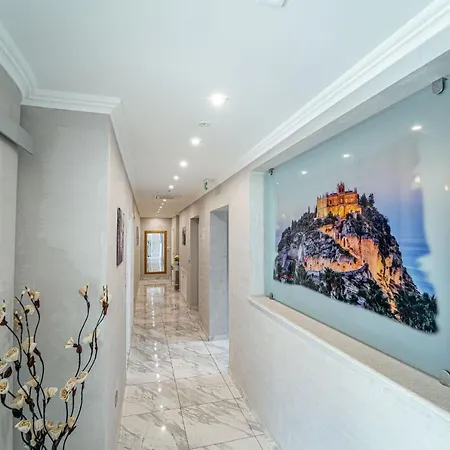 Ξενοδοχείο Colomba D'oro 4*